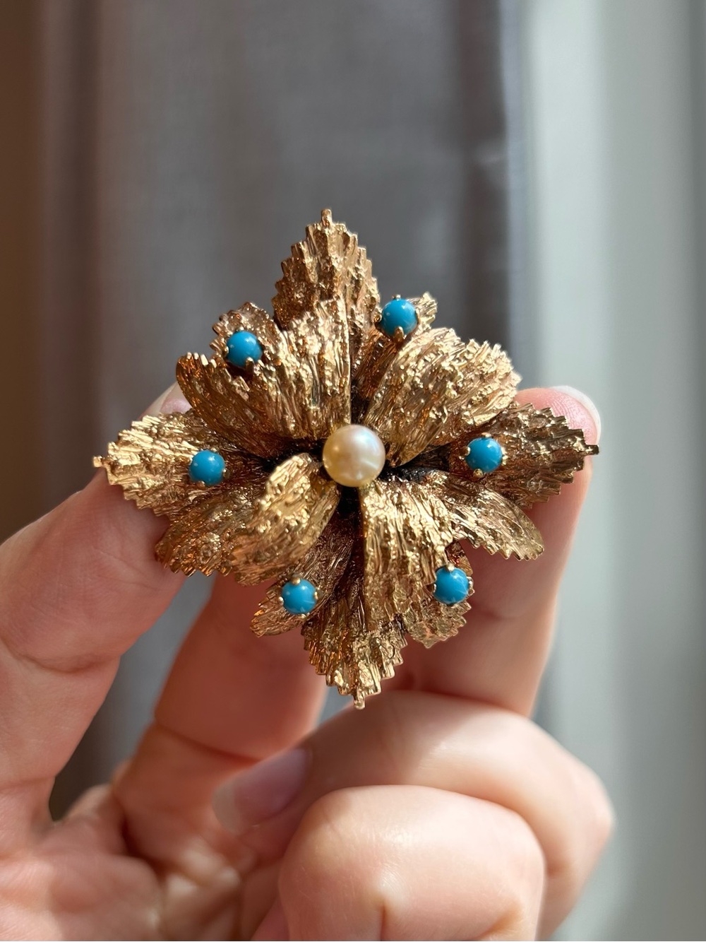 Vintage 18k RGP flower brooch with pearl and turquoise stones Germany